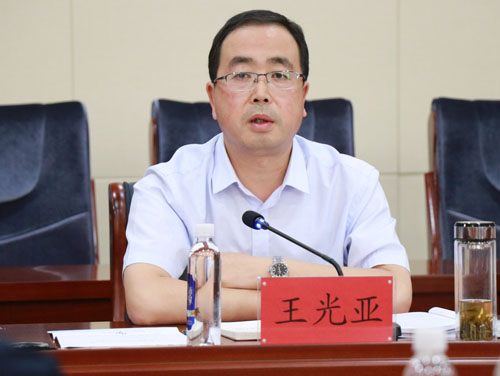 http://www10.hxu.edu.cn/__local/1/66/60/87C1858603FE37C1E20DA1ED506_48CA2A45_E237.jpg