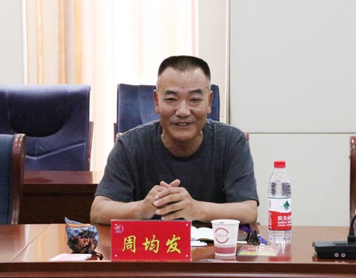 http://www10.hxu.edu.cn/__local/8/8E/24/AD2982B3327909BBA851072EBB2_93CB5DF8_C2BF.jpg
