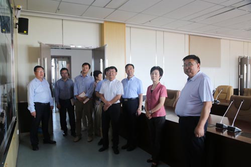 http://www10.hxu.edu.cn/__local/9/CF/D5/126FD67FD49EB960A378D0178C9_4D573714_BE55.jpg