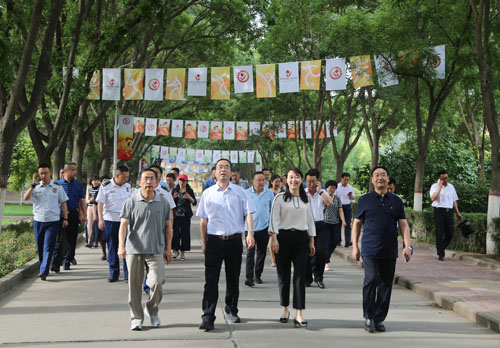 http://www10.hxu.edu.cn/__local/D/00/5C/D84B93B92DCF4EA15BCD92D9D83_A0D55D4A_17BC0.jpg
