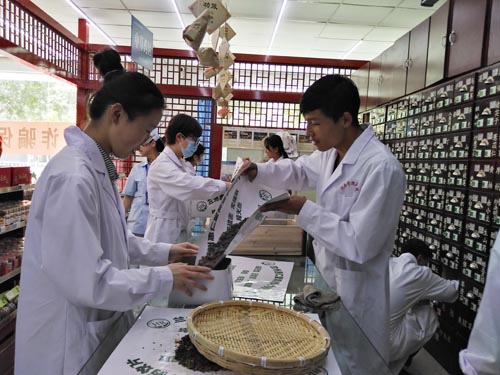 http://www10.hxu.edu.cn/__local/D/5A/A2/896B377AE17BAEC3D8429EB00AD_8CDA1113_13860.jpg